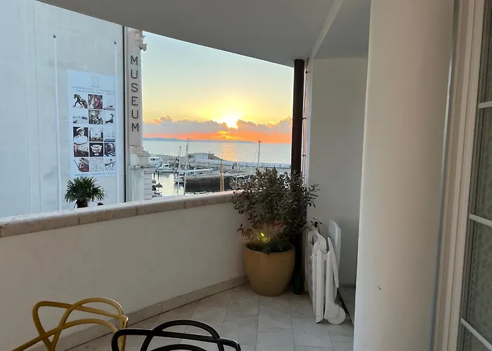 Gloria - Rebecca * Πιράν