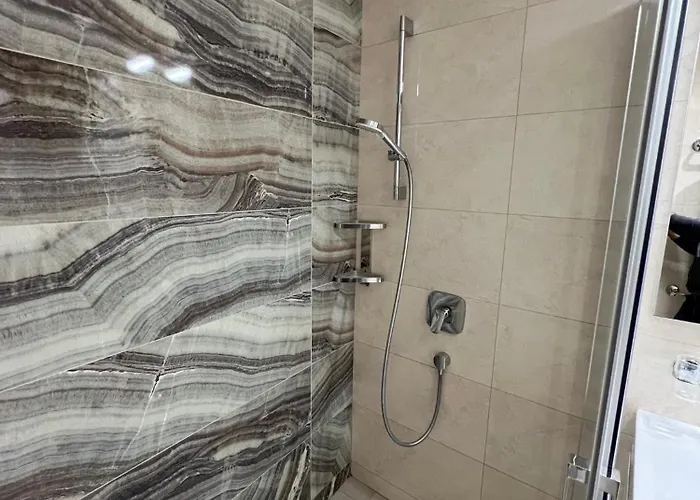 Gloria - Rebecca * Πιράν